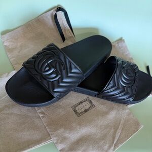 Gucci GG Logo Slides – Black – $500 Retail – Authentic